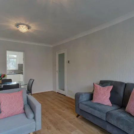Two Bed Apt For 6 By Beautiful Clowes Park, Mcr! Apartmán Manchester