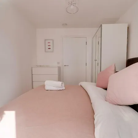 Apartmán 'stunning 2br Apt Salford Quays -free Gym & Parking