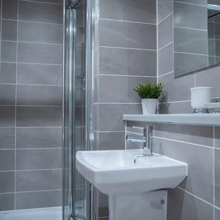 'stunning 2br Apt Salford Quays -free Gym & Parking Apartmán *