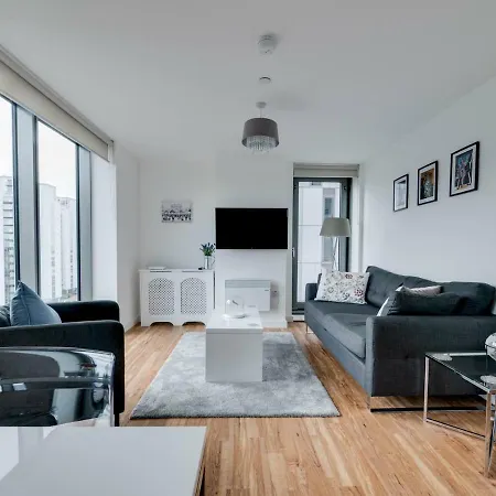 'stunning 2br Apt Salford Quays -free Gym & Parking *