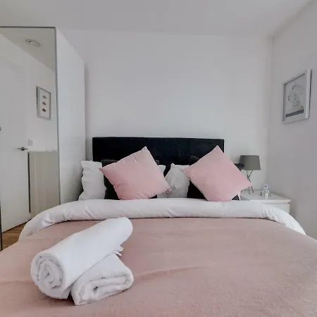 'stunning 2br Apt Salford Quays -free Gym & Parking Apartmán