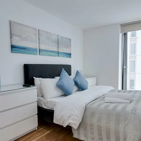 Apartmán 'stunning 2br Apt Salford Quays -free Gym & Parking Manchester