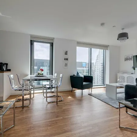 Apartmán 'stunning 2br Apt Salford Quays -free Gym & Parking Manchester