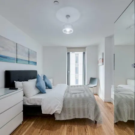 'stunning 2br Apt Salford Quays -free Gym & Parking Apartmán *