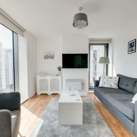 'stunning 2br Apt Salford Quays -free Gym & Parking Apartmán *