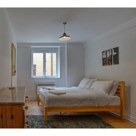 Delightful & Spacious 2bd Apt For 6, Mcr!