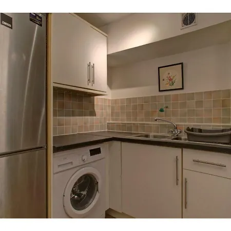 Delightful & Spacious 2bd Apt For 6, Mcr! Apartamento