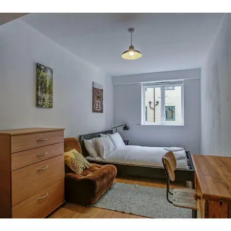 Delightful & Spacious 2bd Apt For 6, Mcr! Apartamento *