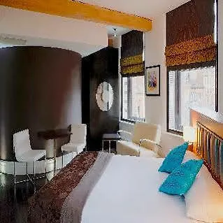 Roomzzz Apart-hotel Manchester