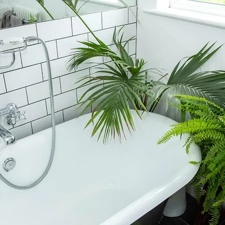 Апартаменты 2bed Egerton Road Garden By Guestready