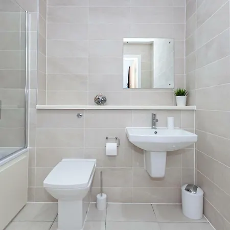 Harbour City Apartment-media City Free Gym Apartment Manchester
