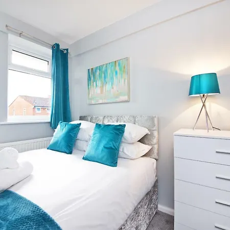 Ferienhaus Luxury Stylish Interior Designed 3 Bedroom House With Garden Near Man City
