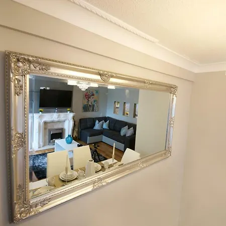 Ferienhaus Luxury Stylish Interior Designed 3 Bedroom House With Garden Near Man City Manchester
