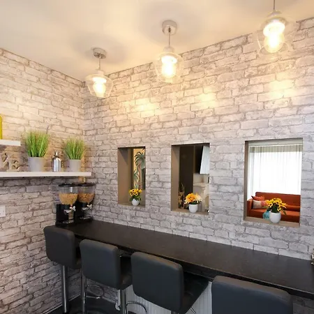 Luxury Stylish Interior Designed 3 Bedroom House With Garden Near Man City Ferienhaus *