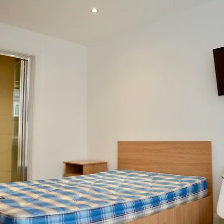 Апартаменты Cosy Studio In City Centre *