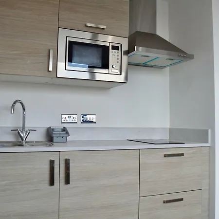 Stylish Studio In City Centre Апартаменты *