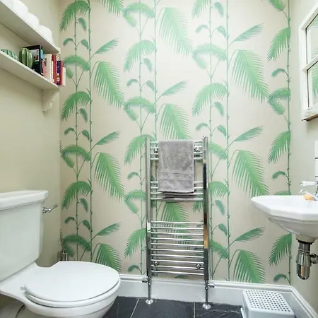With Garden In By Guestready