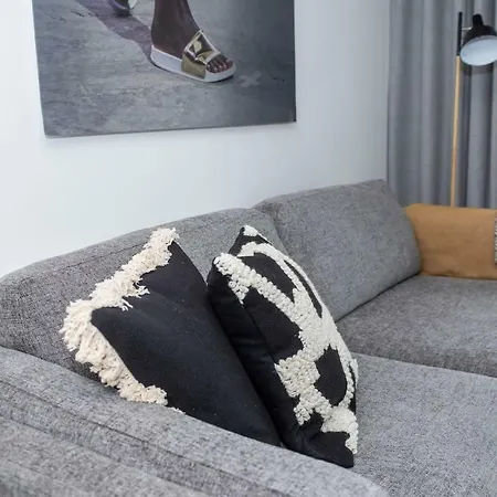 2br Penthouse In By Guestready