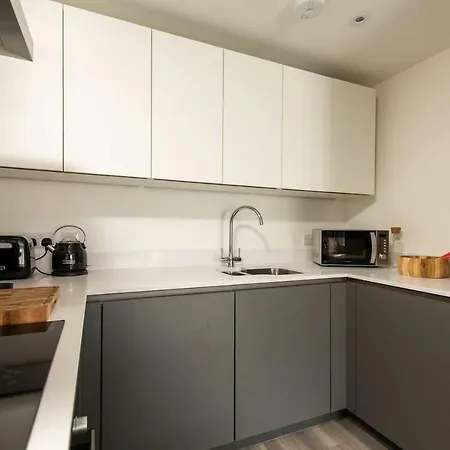2br Penthouse In By Guestready