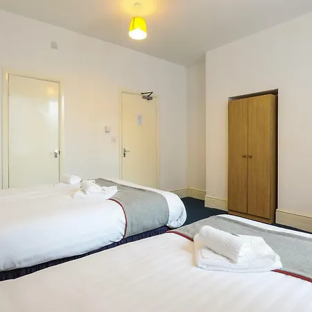 Oyo Hala 3* Manchester