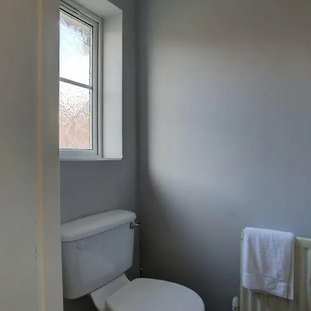 3bd For 5, Short Distance From Central Mcr מנצ'סטר