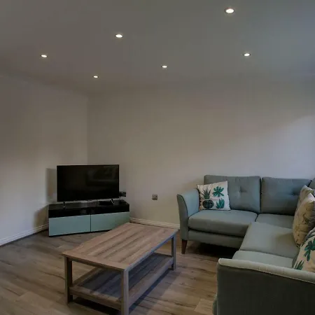 בית נופש 3bd For 5, Short Distance From Central Mcr *