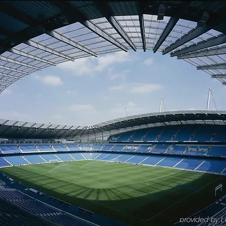 Express East By Ihg Hotel