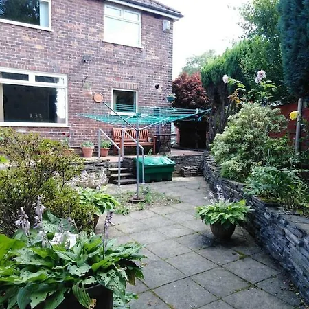 Swinton 3 Bedroom House 15 Minutes From City Centre * Manchester