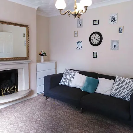 Swinton 3 Bedroom House 15 Minutes From City Centre Ferienhaus