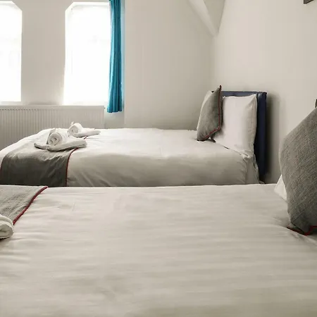 Oyo Hala 3* Manchester