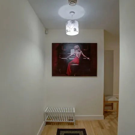 Fresh Mcr Apt 2br With Balcony- Norther Quarter!