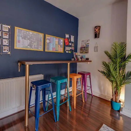 Newly Refurbed Apt For 4, Trendy West Didsbury Апартаменты Манчестер