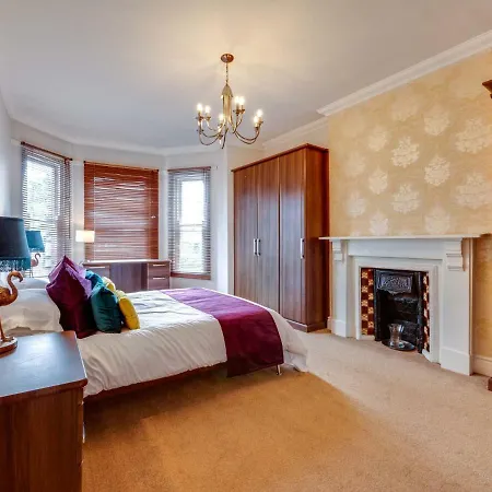 Newly Refurbed Apt For 4, Trendy West Didsbury Апартаменты