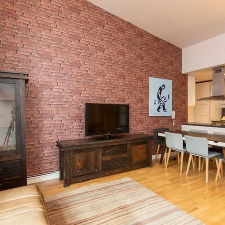 Stylish 2br Penthouse In City Centre By Guestready