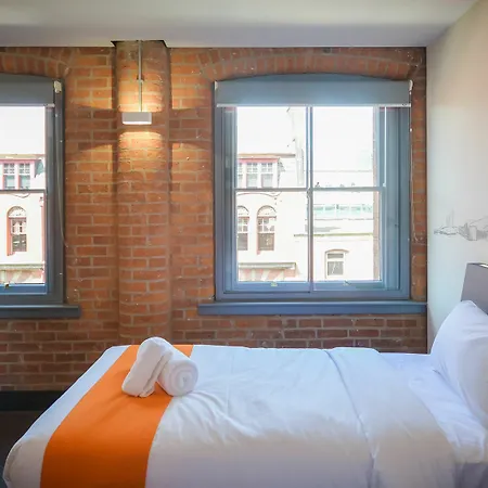 Easyhotel Hotel