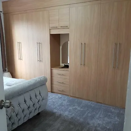 Acacia House Apartment