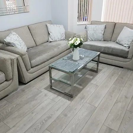 Acacia House Apartment