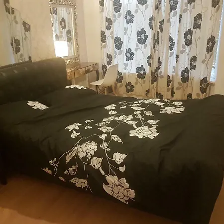 Apartment Flat 1/10 Emley Street *