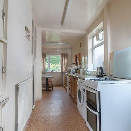 Comfortable 4 Bed House Slp 6 *