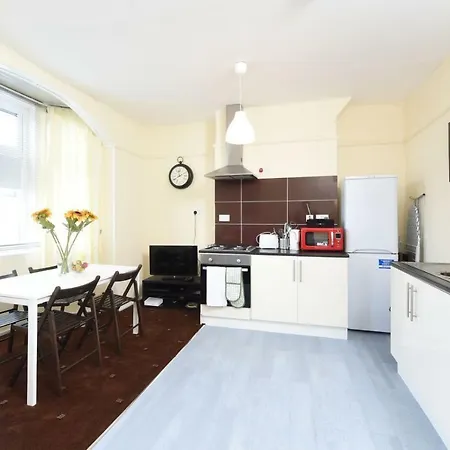 Budget 2 Bed Flat Apartment