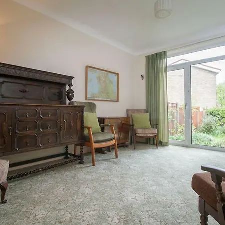 Comfortable 4 Bed House Slp 6 *