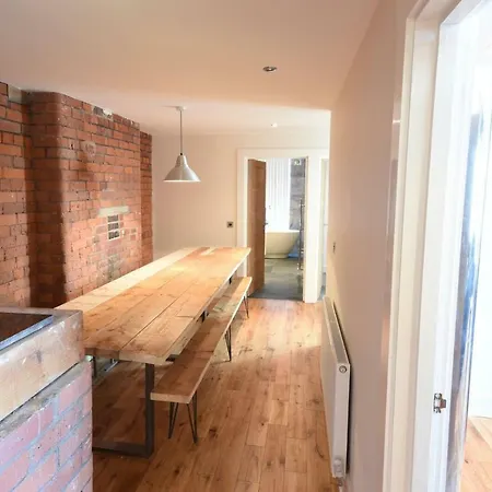 Stunning Penthouse Slps 20 شقة مانشستر