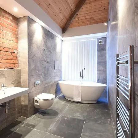 Stunning Penthouse Slps 20 شقة مانشستر