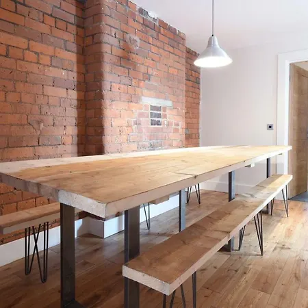 Stunning Penthouse Slps 20 アパート