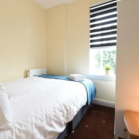 Budget 2 Bed Flat *