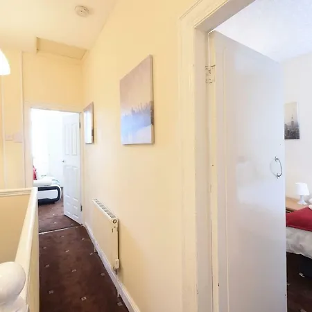Apartment Budget 2 Bed Flat *