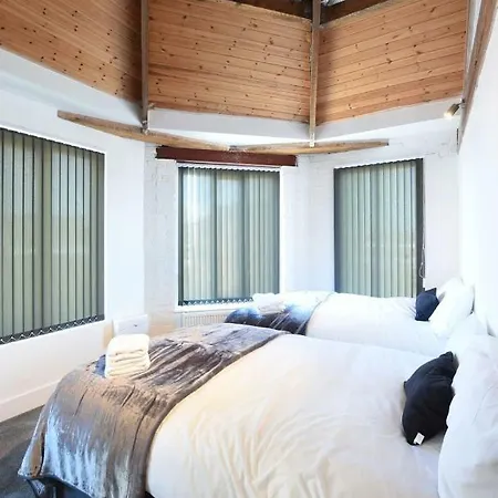 Stunning Penthouse Slps 20