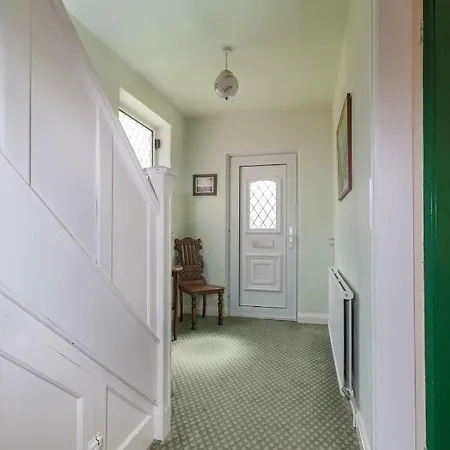Comfortable 4 Bed House Slp 6 度假居 *
