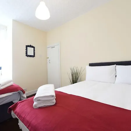 Budget 2 Bed Flat Manchester