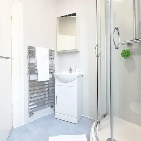 Budget 2 Bed Flat Manchester